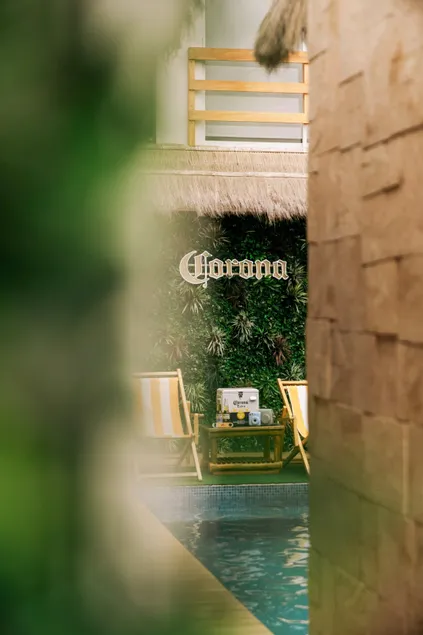 Coconut House | Corona spot - Image 1