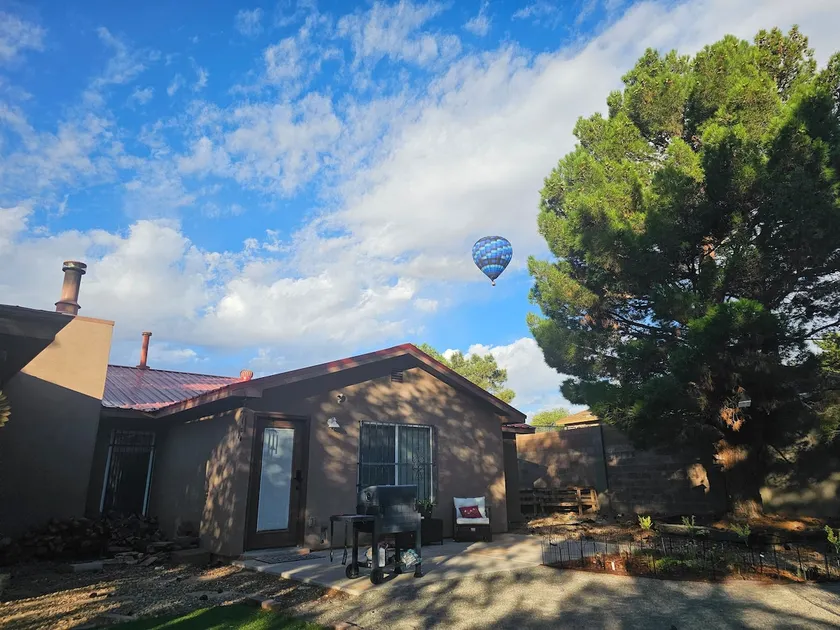 Cozy spot near ABQ - Image 1