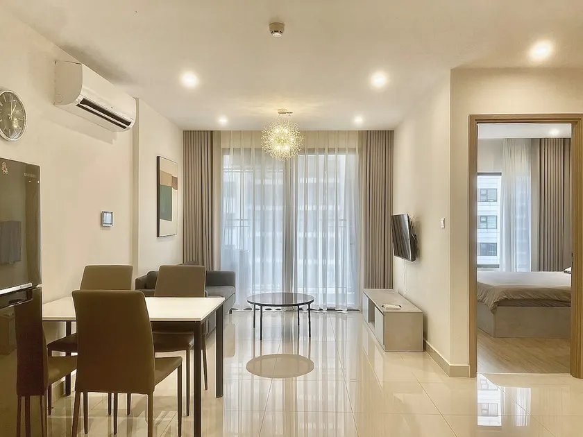 Vinhomes Luxury 1BR Apartment With Pool View - Image 1