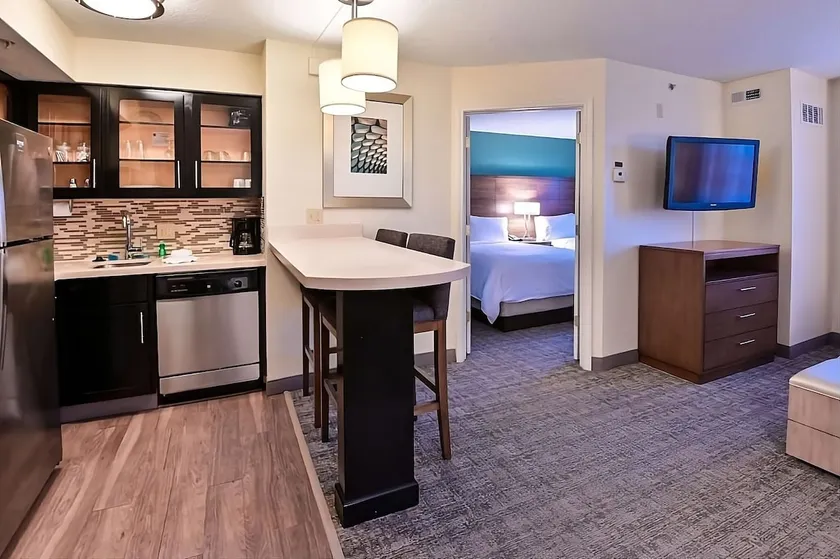 Pet-friendly and Modern 2BR Suite w/ Kitchen! Outdoor Pool, FREE Breakfast! - Image 1
