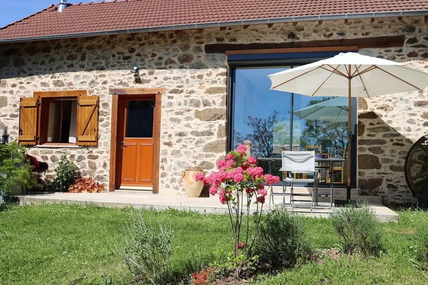 Farmhouse in the heart of nature in the Millevaches Regional Nature Park - Image 1