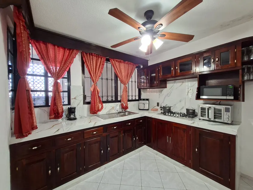 Spacious house in Tuxpan with A/C, ideal for families and groups - Image 1