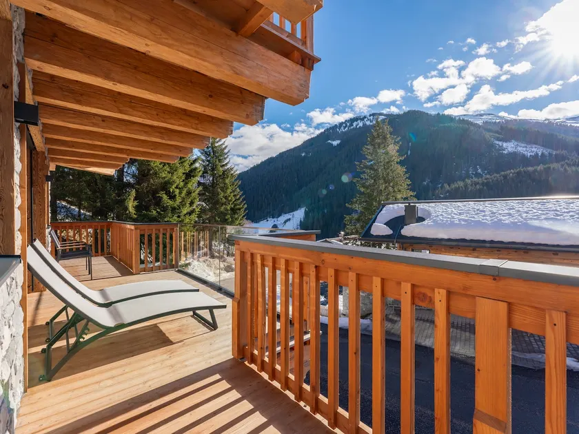 Exclusive chalet with wellness on the slopes - Image 1