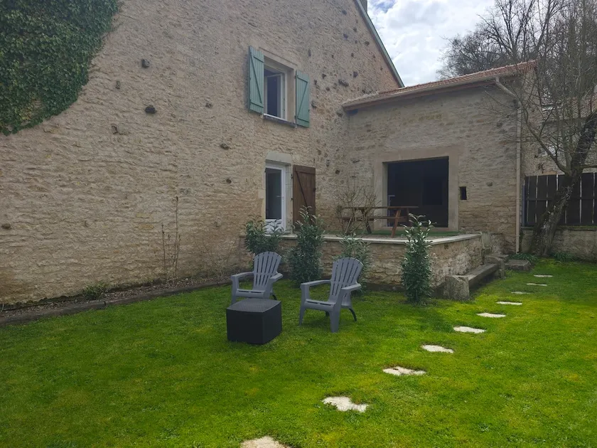 Independent apartment with terrace and garden - Image 1