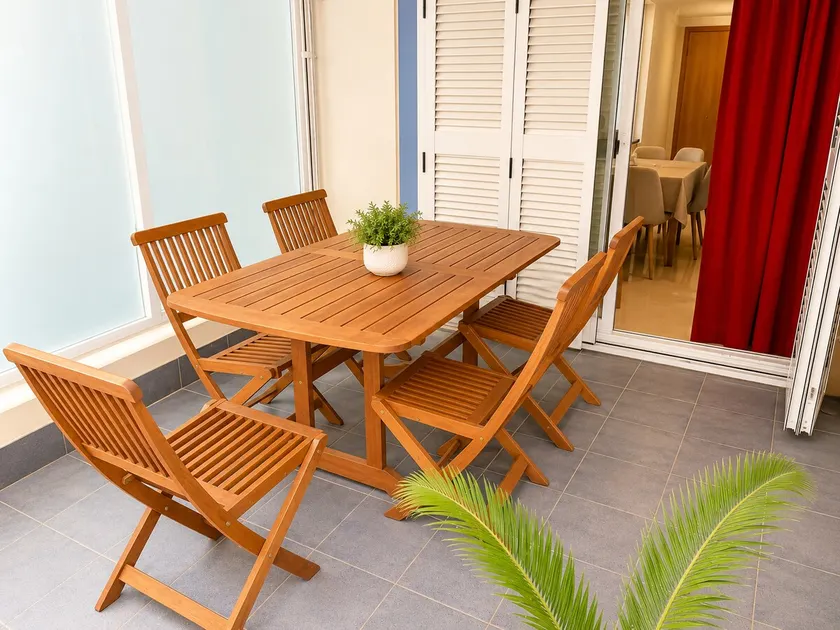 Gorgeous 2 bedroom apartment 50 m from the beach - Image 1