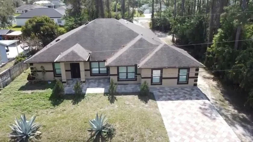 Spacious home in sunny SW Florida - Image 1