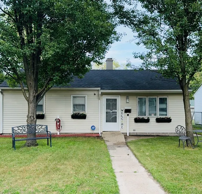 Urban Home near 80/94 and more! - Image 1