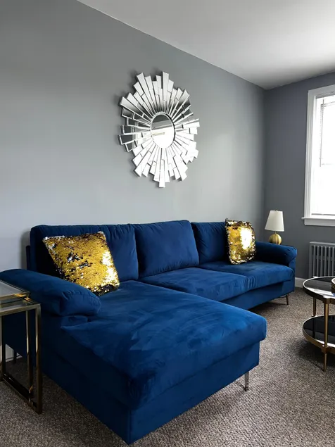 2 bedroom with work space and high speed internet. - Image 1