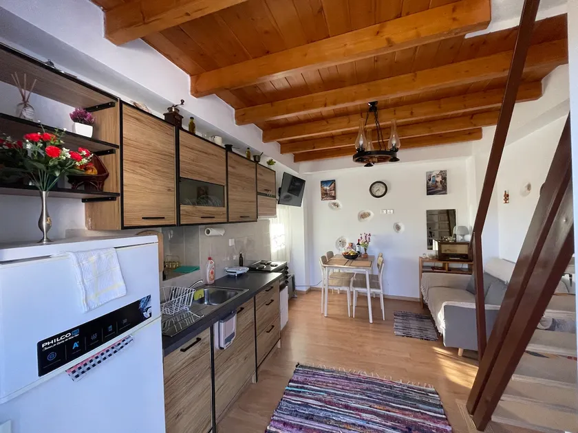 Tsitsinos maisonette house - Image 1