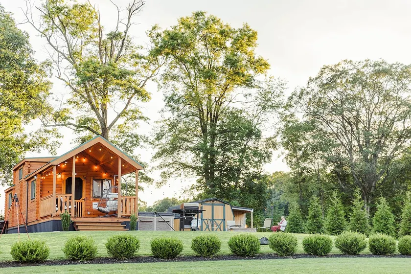 Tiny Home HOT TUB SAUNA -Pine View Getaway - Image 1