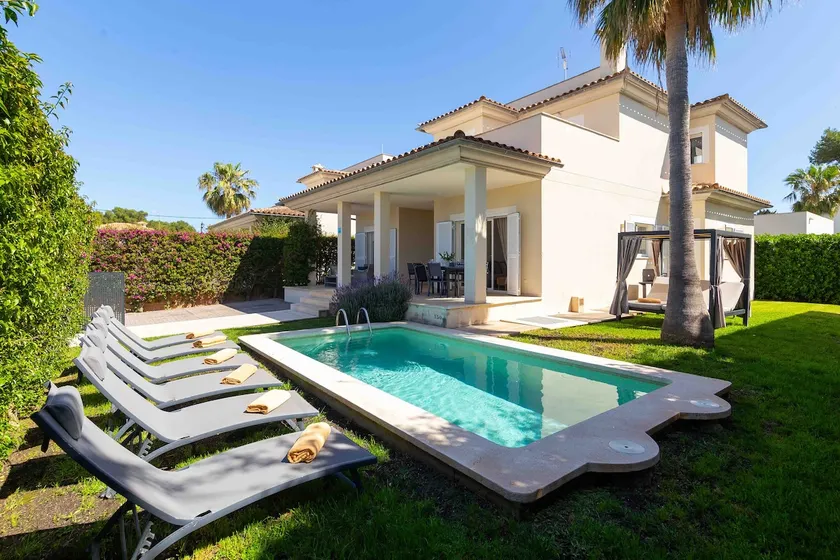 Villa marisa ii - Image 1