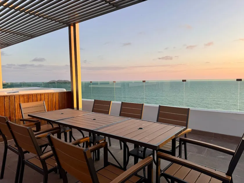 Roof + Jacuzzi + Lofts - Image 1