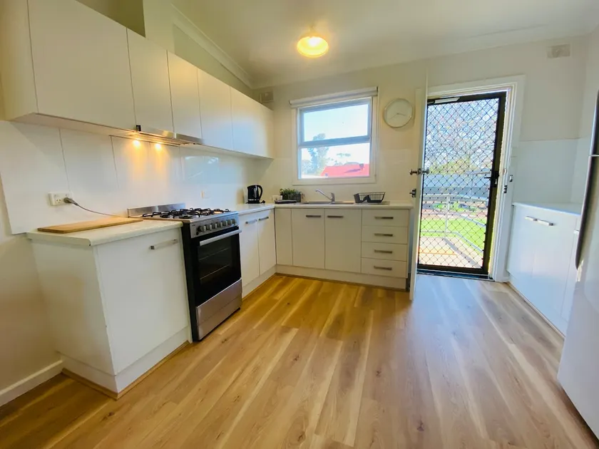Large Home:)*15% Winter Sale*Barossa/Adel*Parking - Image 1