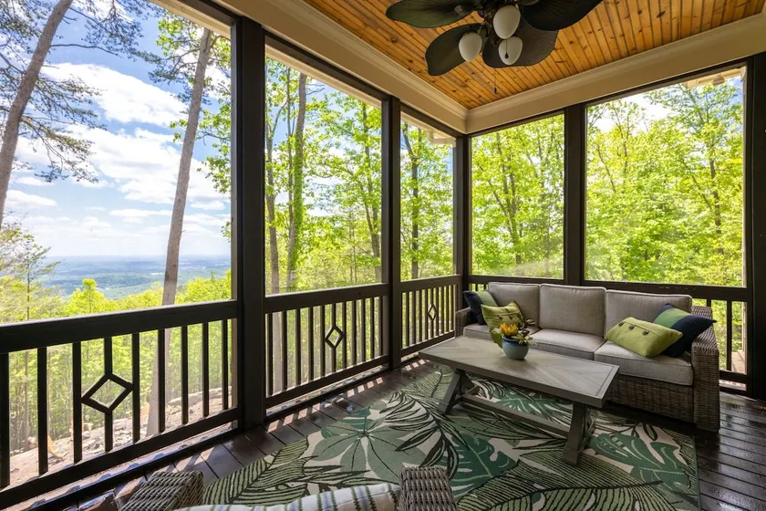 Estate Guesthouse | Views, Game Room & Garage - Image 1