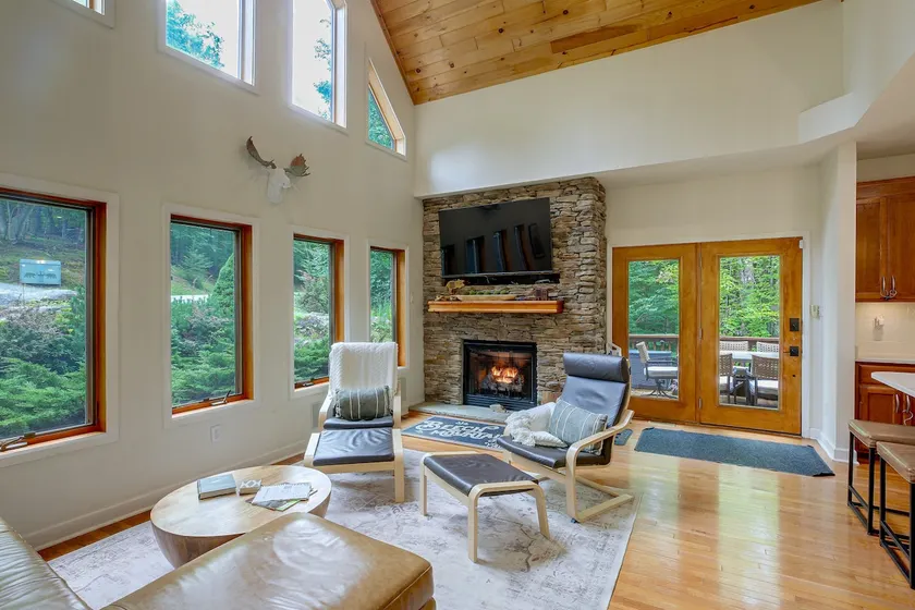 Deck + Scenic Views: Beech Mtn Group Getaway - Image 1