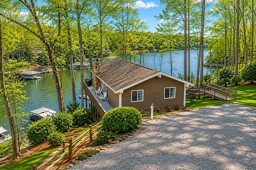Treetop & Waterfront! Hot Tub, Kayaks, Game Room - Image 1