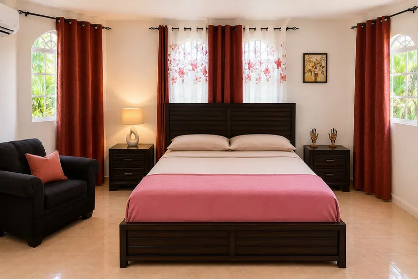 The Hideaway Suite, largest master, ocean glimpse - Image 1