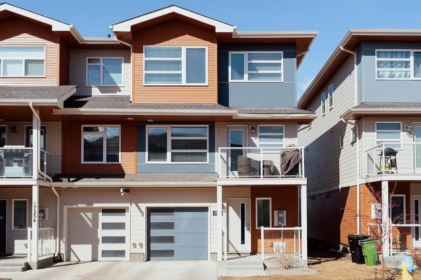 Modern 3-Storey Windermere Townhome | Garage + AC - Image 1