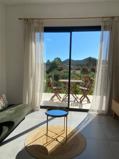 Mini villa, pool access, terrace and garden - Image 1