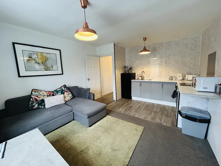 Cosy Flat - Over Arch - Image 1