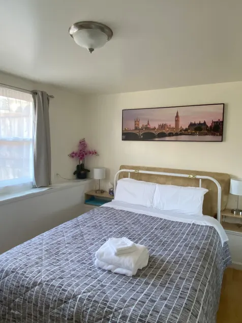 Private Suite in San Francisco - Image 1