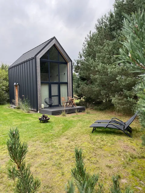 Stylish Tiny Cabin Pitrog - Image 1