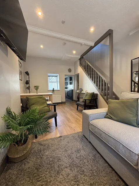 Cosy Coastal Retreat - Image 1