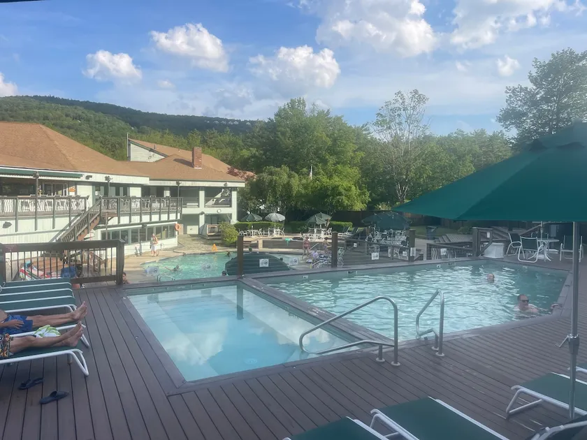 Welcome to White Mountains-Resort Amenities - Image 1