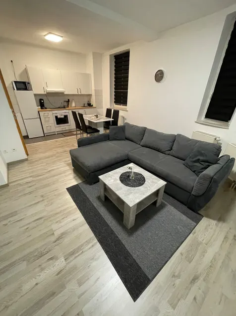 Centrally located accommodation - Image 1