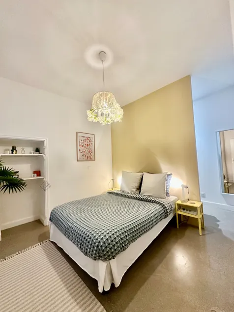 Air-conditioned apartment • Fontaine Gardens • Nîmes center - Image 1