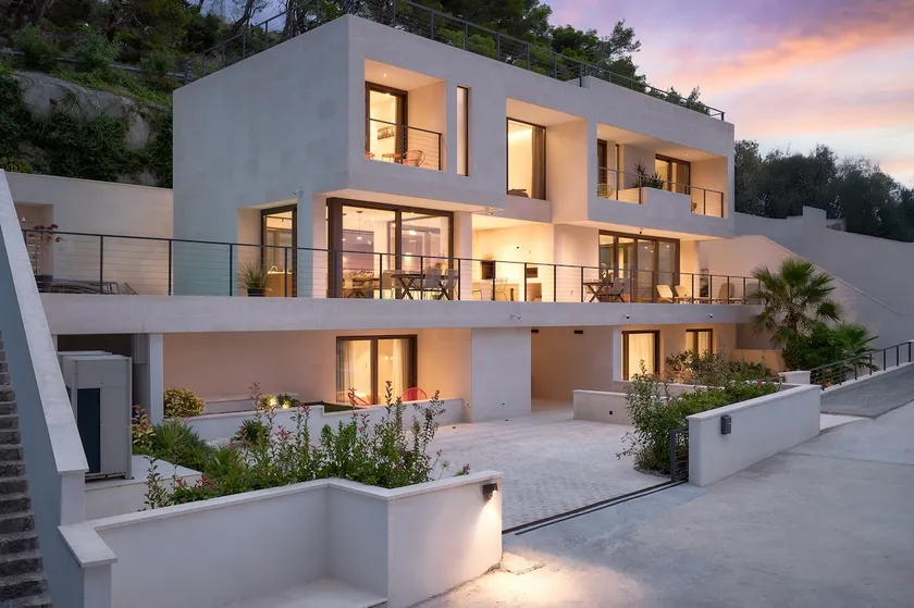 The Glass House, luxury villa, amazing views. - Image 1