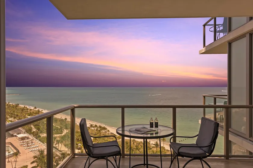 5-Star Hotel in Bal Harbour, Oceanfront Suite - Image 1