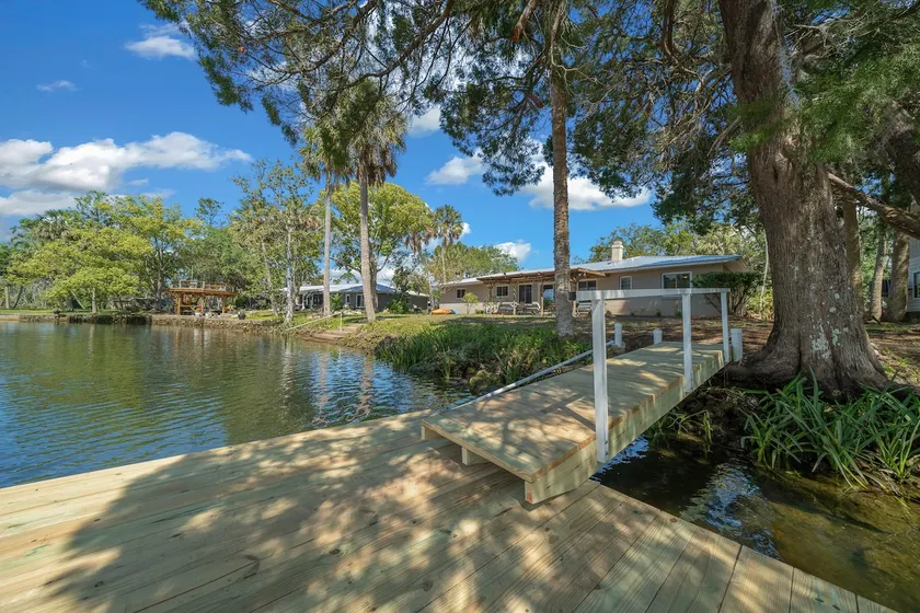 Manatee Cove - Image 1