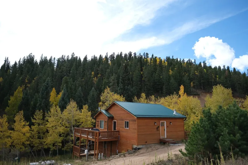 Scenic Mountain Escape Hot Tub & Disc Golf Baskets - Image 1
