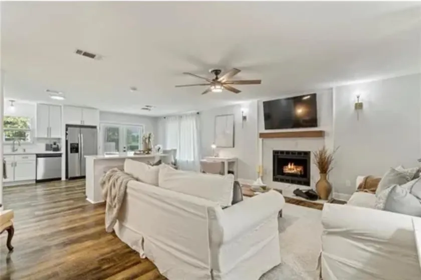 Mandeville Beauty! - Image 1
