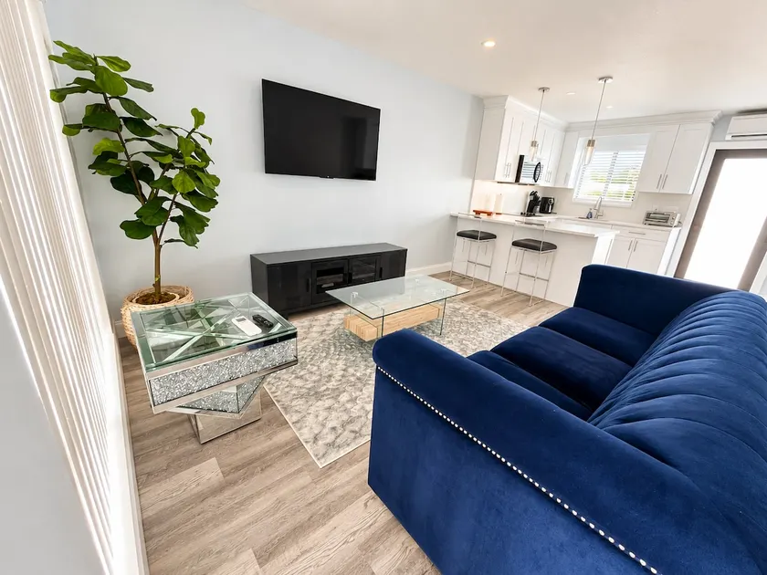 Gorgeous King Bed + Private Yard • 5 Min to Beach - Image 1