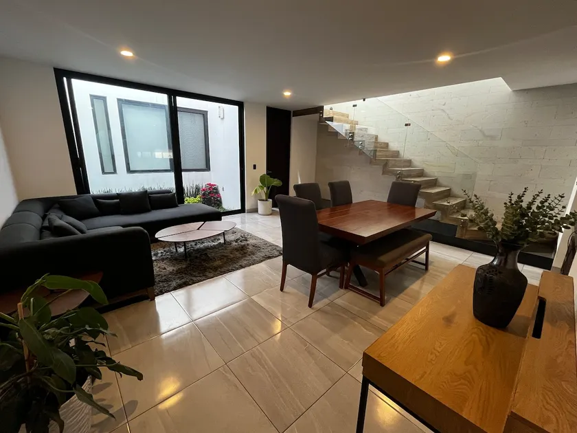 New, comfortable and safe house (A/C and parking) - Image 1
