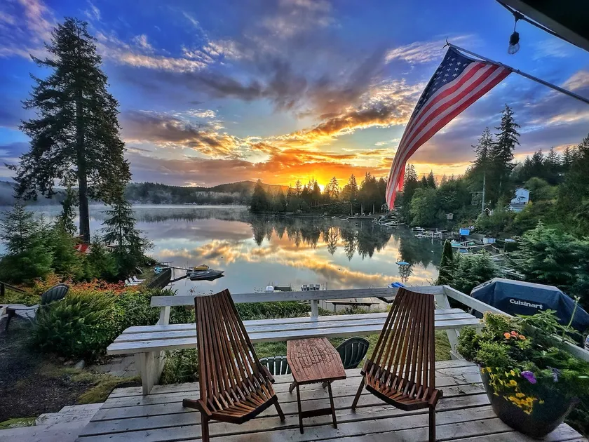 Make memories at the lake! Family and pet friendly - Image 1
