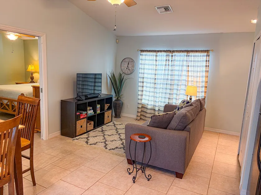 Spacious Apartment In Minneola - Image 1