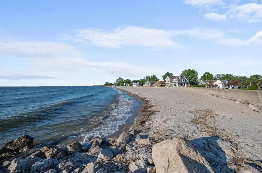 June Special! Home near the beach w/golf cart! - Image 1