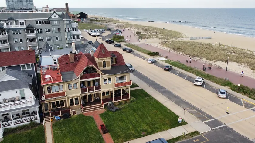 Panoramic View Ocean Front Entire Victorian House - Image 1