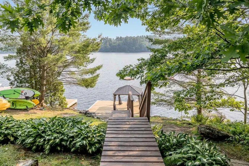Muskoka Lakeshore Cottage Bliss - Image 1
