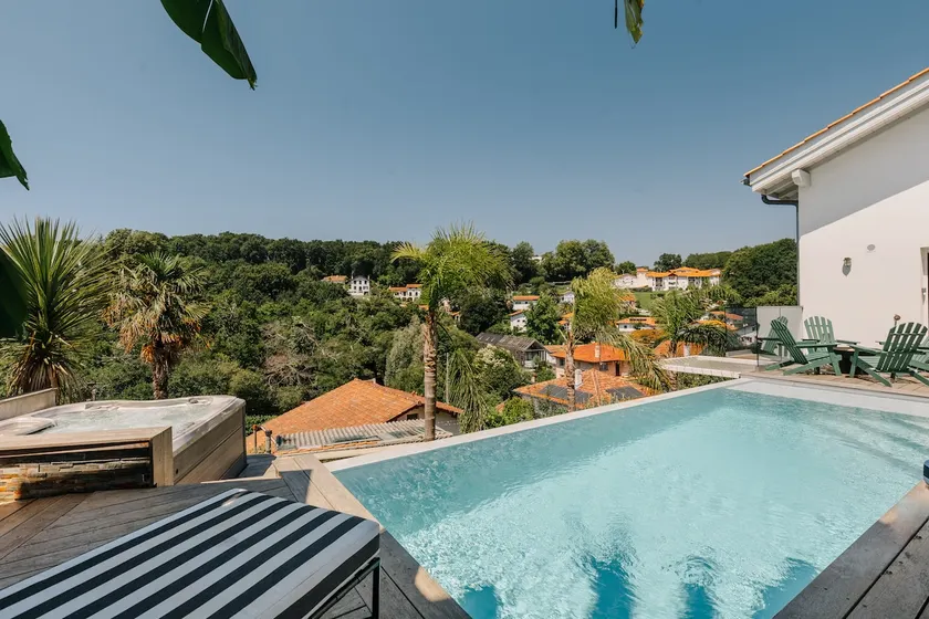 Horizonte Villa with heated pool & jacuzzi Wellness in Biarritz - Image 1