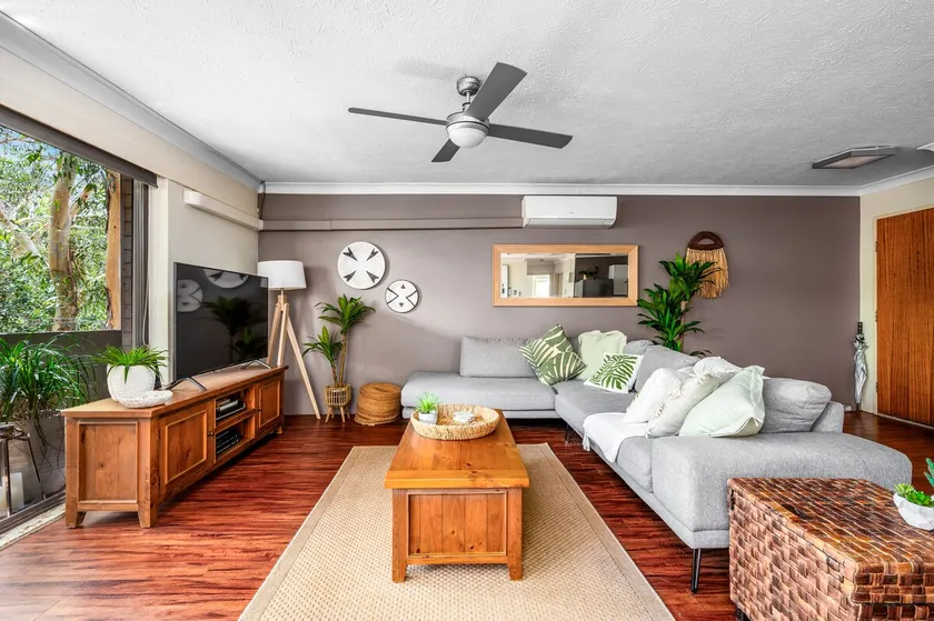 Top Floor Unit & Roof Terrace - Image 1