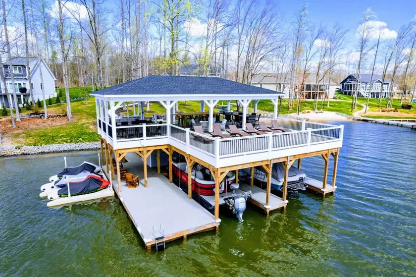 Private Paradise 2 Story Dock, Beach, Hot Tub - Image 1