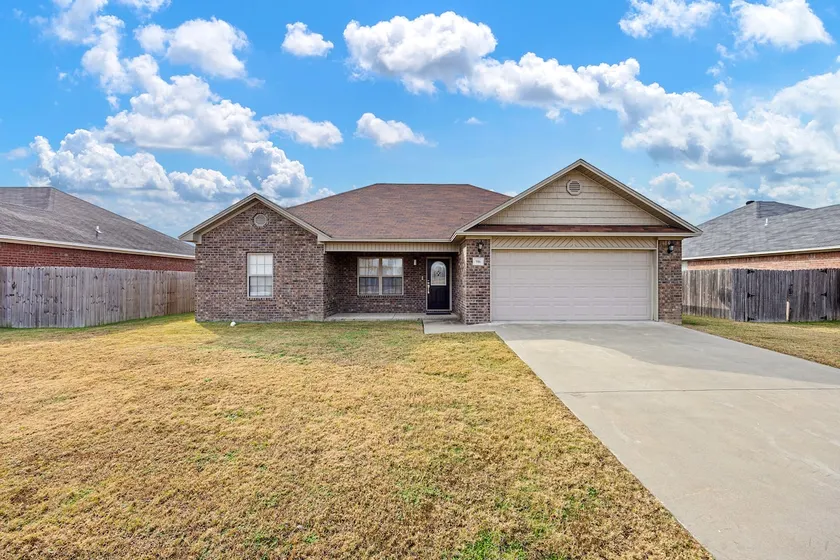Spacious 3-bedroom House | Safe and Quiet Area - Image 1
