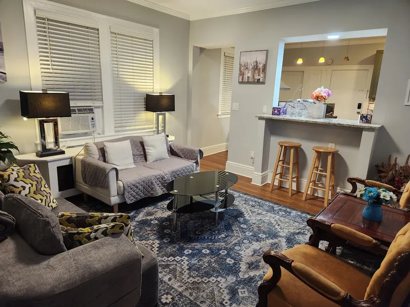 Nice place in West Hartford - Image 1