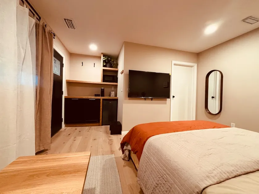 Cute n cozy, minimalist studio - Image 1