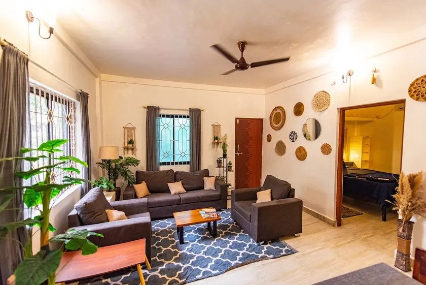 Modern & Comfortable - 1 BHK w/ AC & Fast Wifi. - Image 1