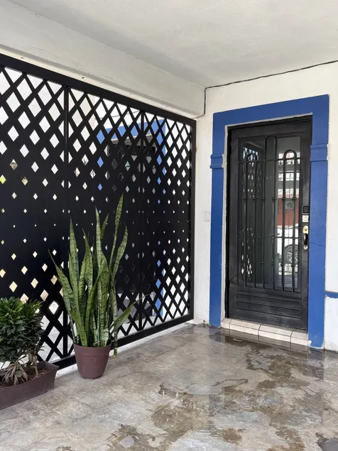 Comfortable and practical, west of Monterrey - Image 1